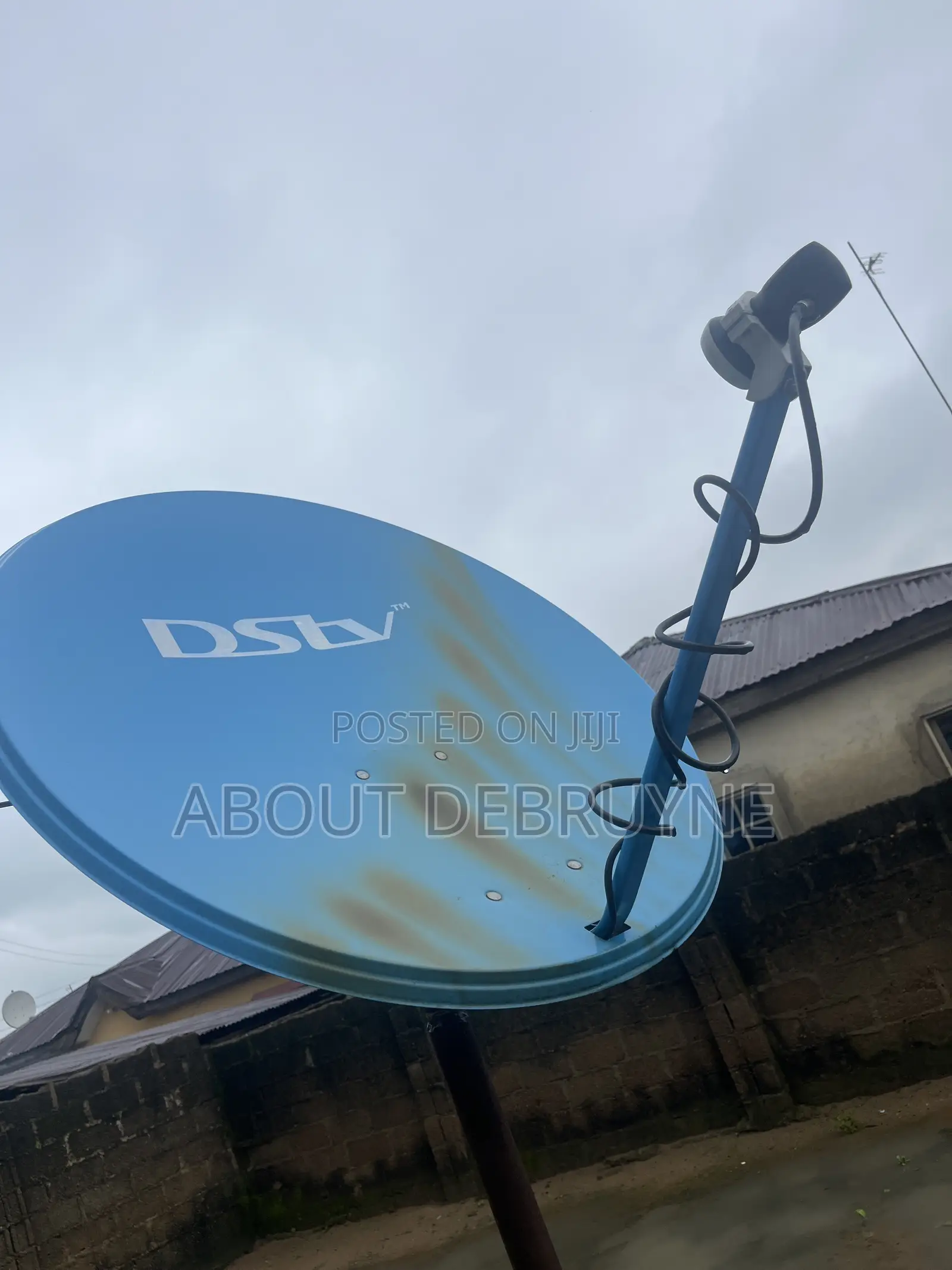 DSTV Dish Anthena and Decoder Everything Is Working Perfectly