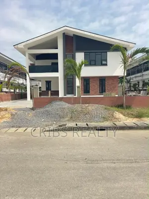 4bdrm House in Off Lekki-Epe Expressway for sale