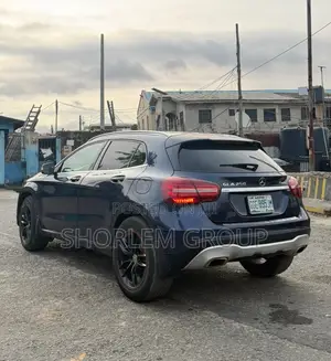 Mercedes-Benz GLA 250 2018 Blue