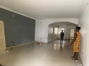 3bdrm Apartment in Lekki Phase 1 for rent