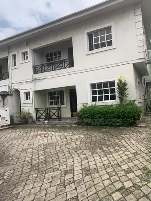 3bdrm Apartment in Lekki Phase 1 for rent