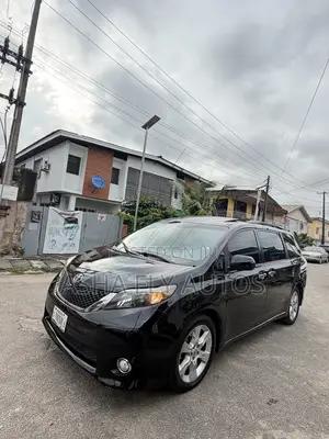 Toyota Sienna SE FWD 8-Passenger 2013 Black