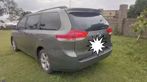 Toyota Sienna 2012 Gray
