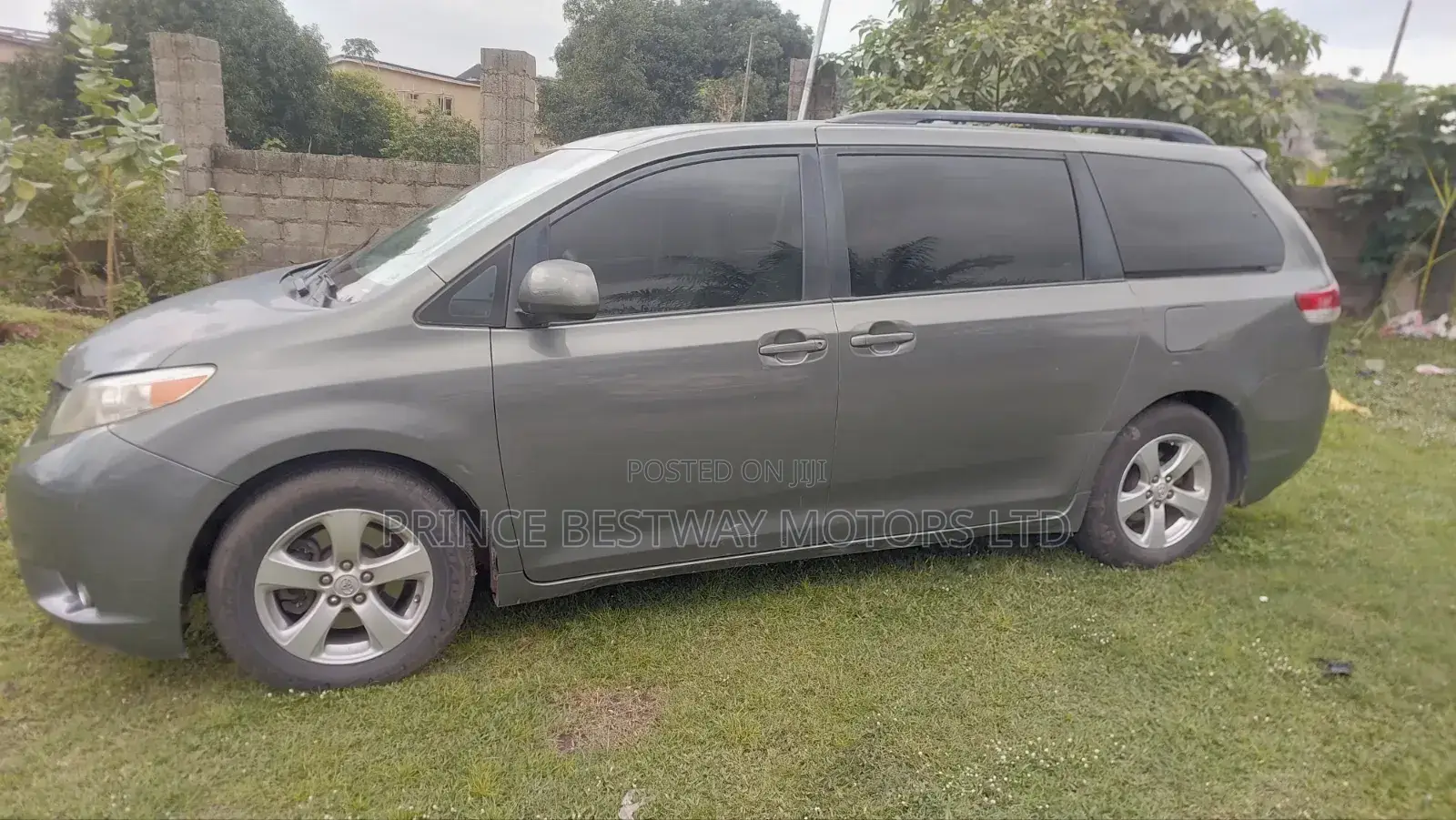 Toyota Sienna 2012 Gray