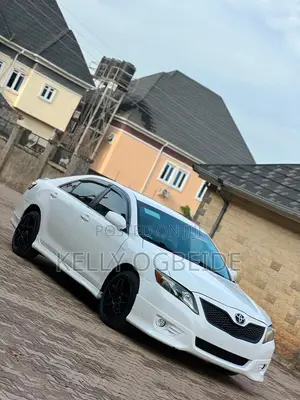 Toyota Camry SE 4dr Sedan (2.5L 4cyl 6AM) 2010 White