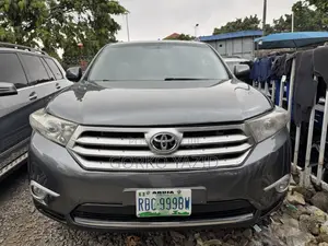 Toyota Highlander Limited 3.5l 4WD 2013 Gray
