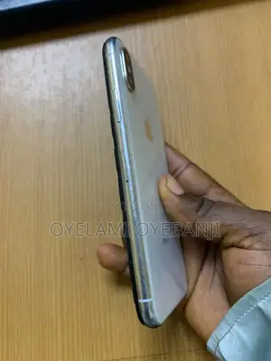 Apple iPhone X 64 GB White