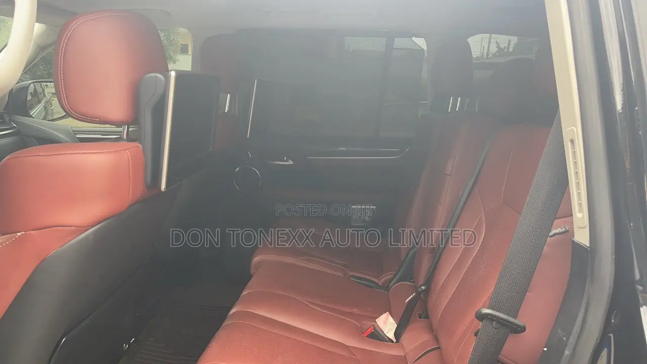 Lexus LX 570 AWD 2017 Black