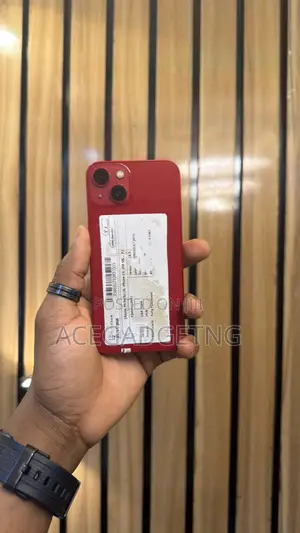 Apple iPhone 13 256 GB Red