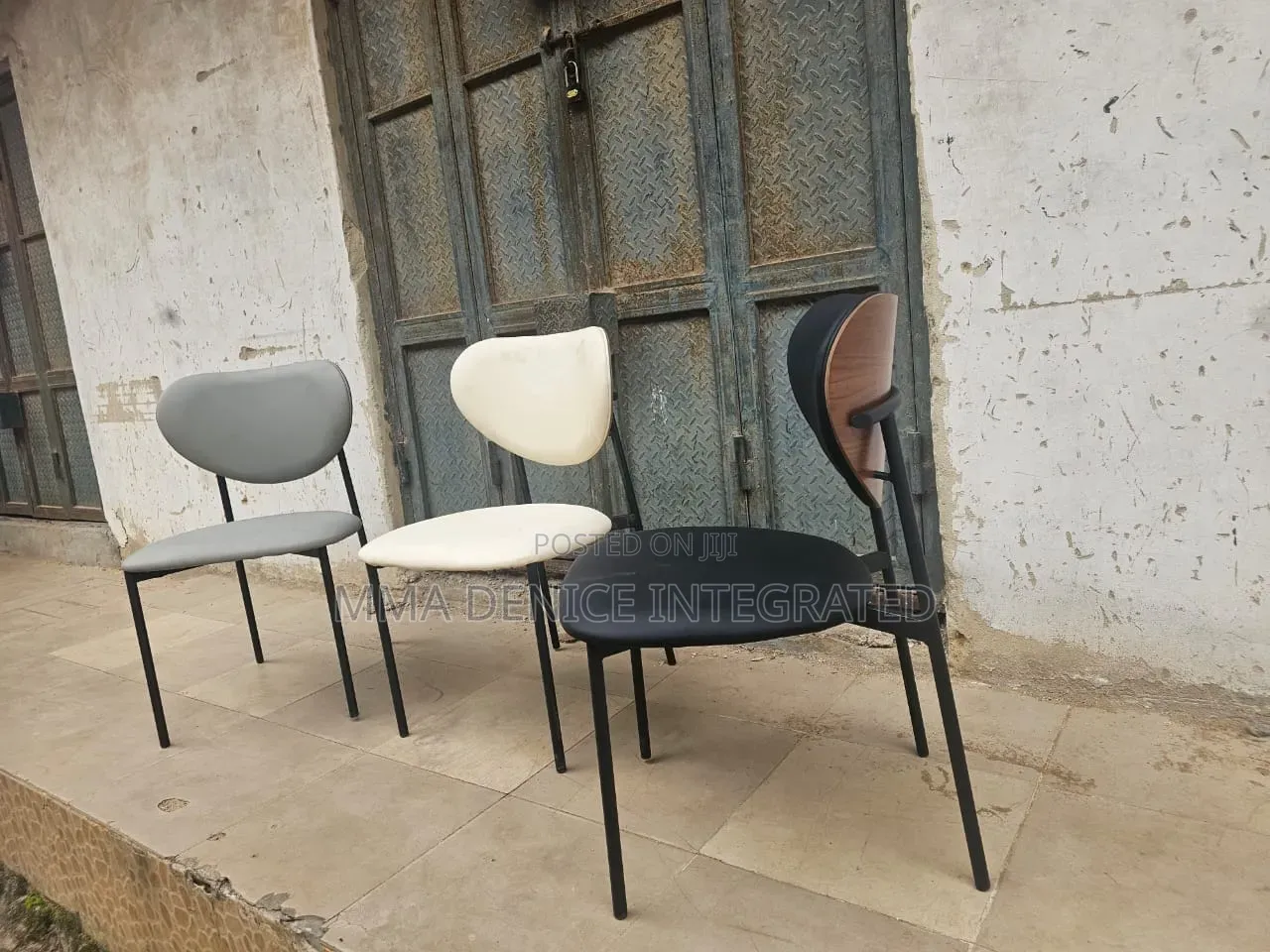 Modern Upholstered Dining Chair – Stylish Comfortable
