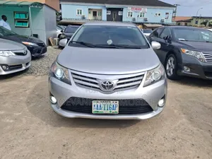 Toyota Avensis 2013 Silver