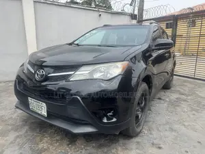 Toyota RAV4 XLE AWD (2.5L 4cyl 6A) 2013 Black
