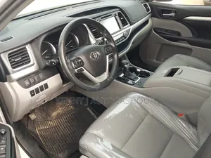 Toyota Highlander 2019 White