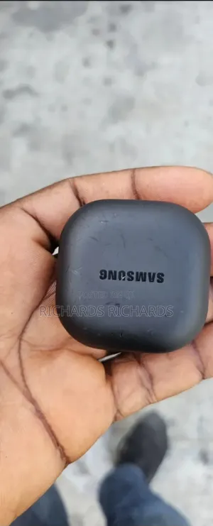 Samsung Galaxy Buds 2 Pro.