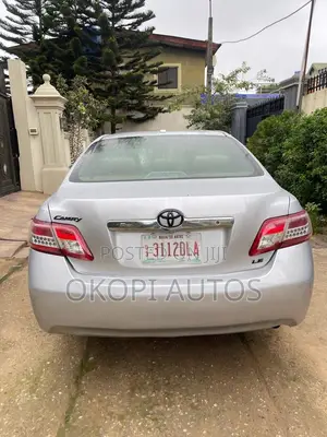 Toyota Camry 2010 Silver