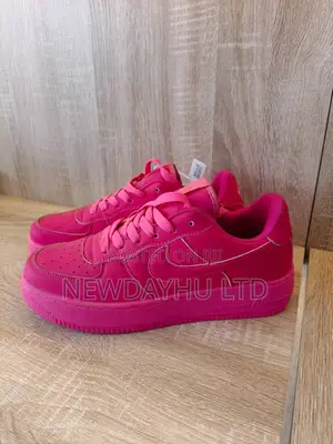 Stylish Pink Sneakers — Bold, Clean Trendy!