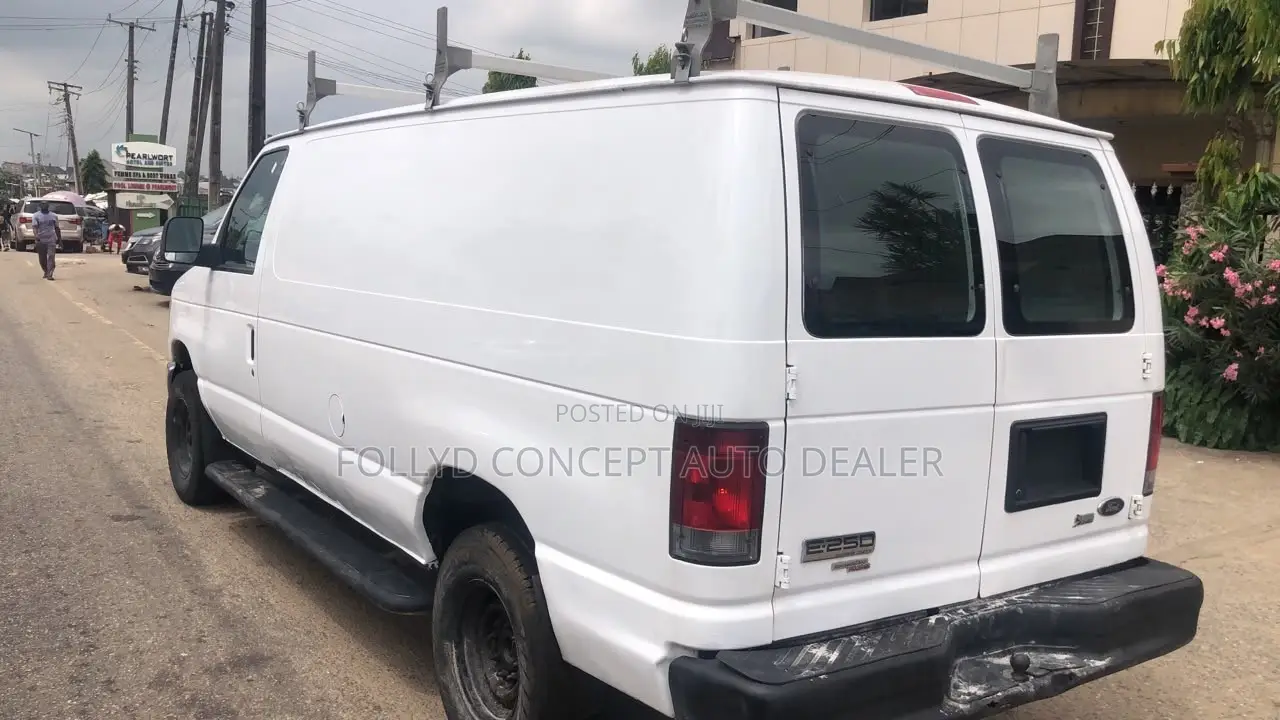 Ford E-250 2012 White