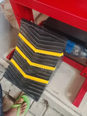 Heavy-Duty Big Rubber Wheel Chock or Wage