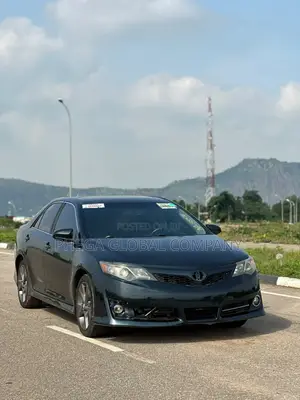 Toyota Camry SE V6 4dr Sedan (3.5L 6cyl 6A) 2013 Matt Black