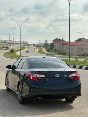 Toyota Camry SE V6 4dr Sedan (3.5L 6cyl 6A) 2013 Matt Black