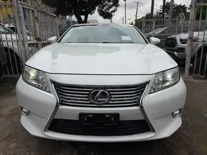 Lexus ES 350 FWD 2015 White