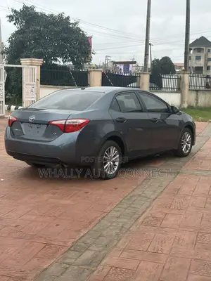 Toyota Corolla LE 4dr Sedan (1.8L 4cyl CVT) 2014 Gray