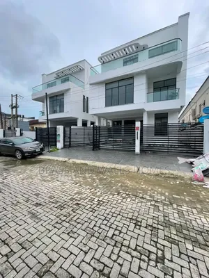 Furnished 5bdrm Duplex in Chevron for sale