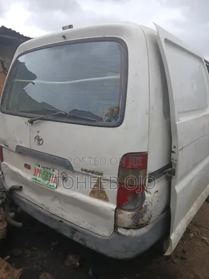 Toyota HiAce 1984 White