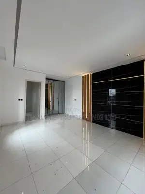 5bdrm Duplex in Chevron for rent