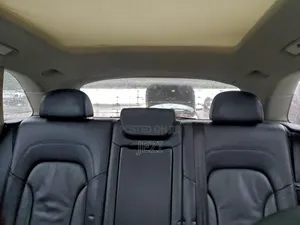 Audi Q5 2011 Blue