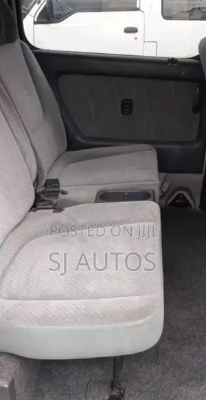 Suzuki APV Minibus 2001 Silver