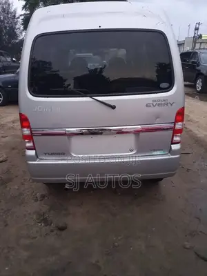 Suzuki APV Minibus 2001 Silver