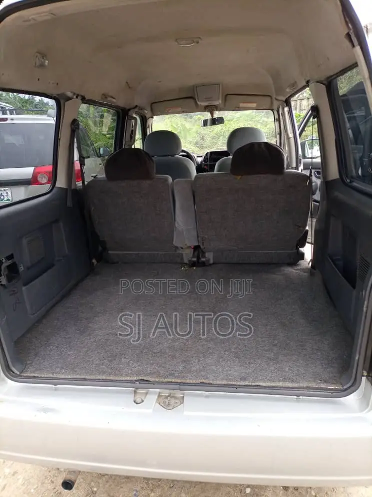 Suzuki APV Minibus 2001 Silver