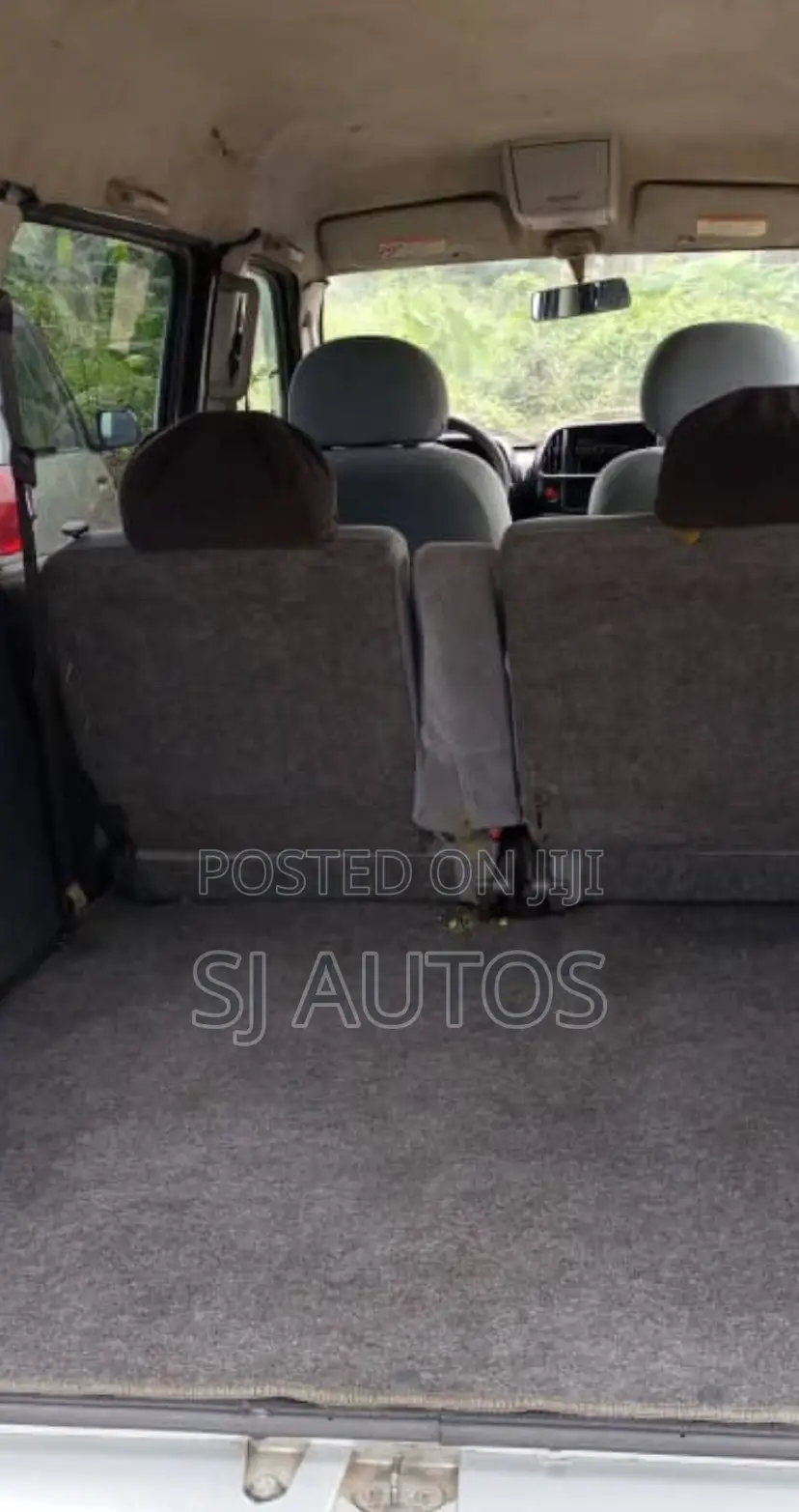 Suzuki APV Minibus 2001 Silver