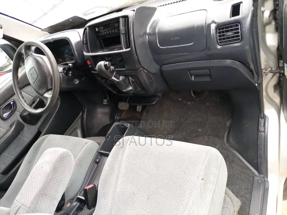 Suzuki APV Minibus 2001 Silver