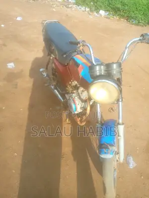 Bajaj Boxer 2020 Red