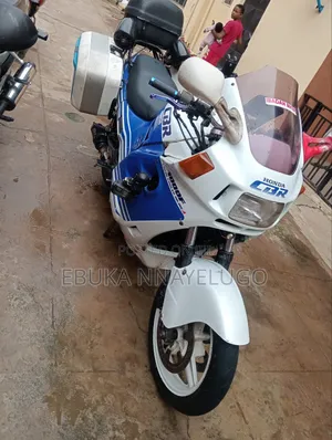 Honda CBR 1998 White