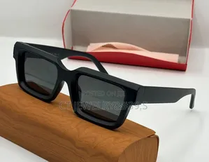 GUCCI Bold, Chunky Black Square Frame Sunglasses