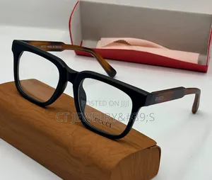 GUCCI Bold, Chunky Black Square Frame Sunglasses