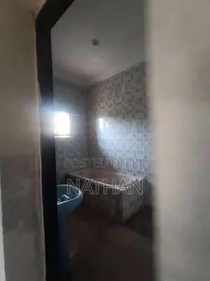 3bdrm Apartment in A Valiant Estate, Dakwo District for rent