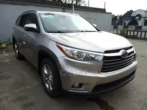 Toyota Highlander 2016 Gold