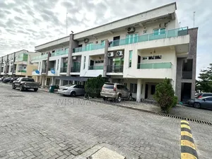 4bdrm Duplex in Chevron Drive Lekki for sale