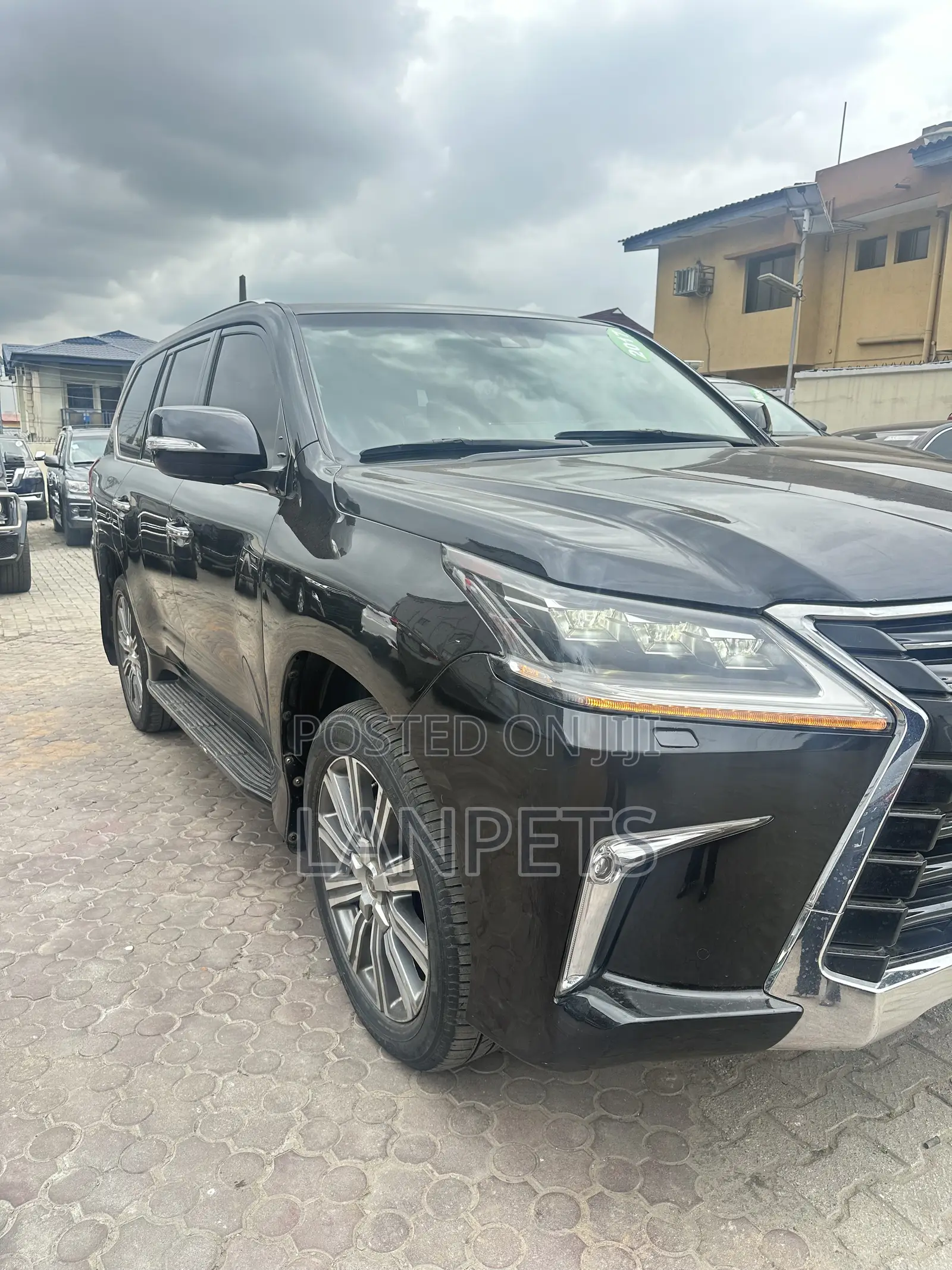 Lexus LX 2017 Black