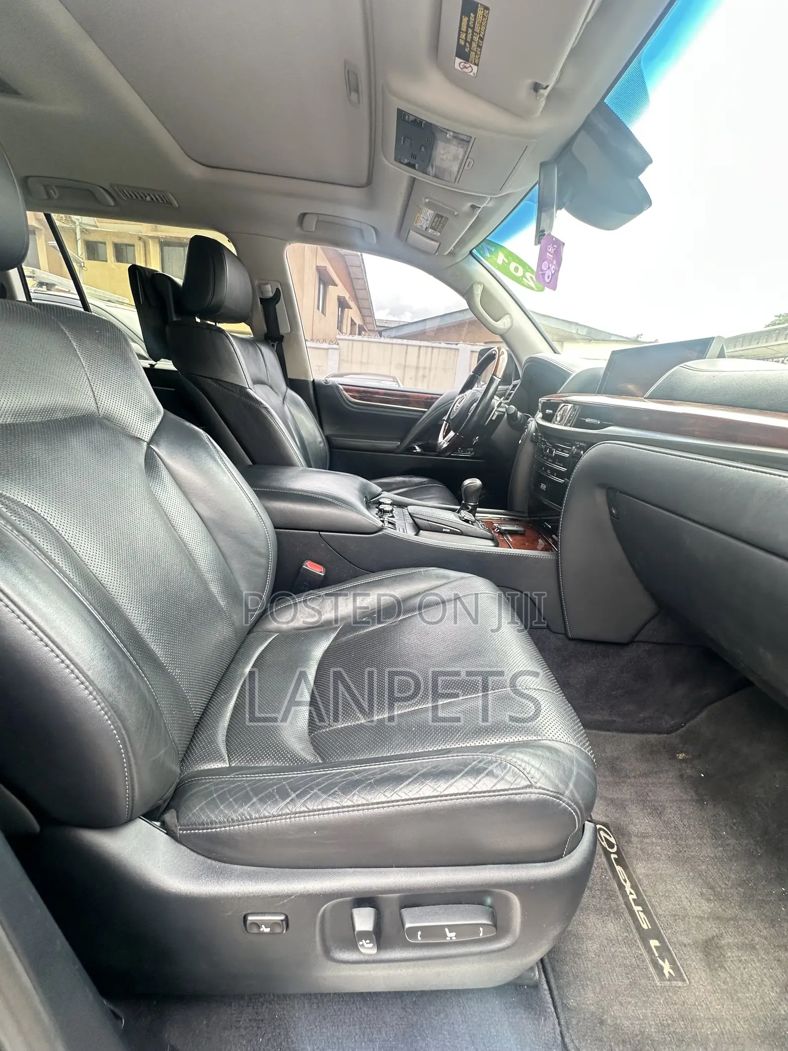 Lexus LX 2017 Black