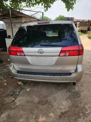 Toyota Sienna 2006 Gold