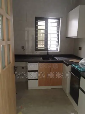 1bdrm Room & Parlour in Lekki Scheme 2 for rent