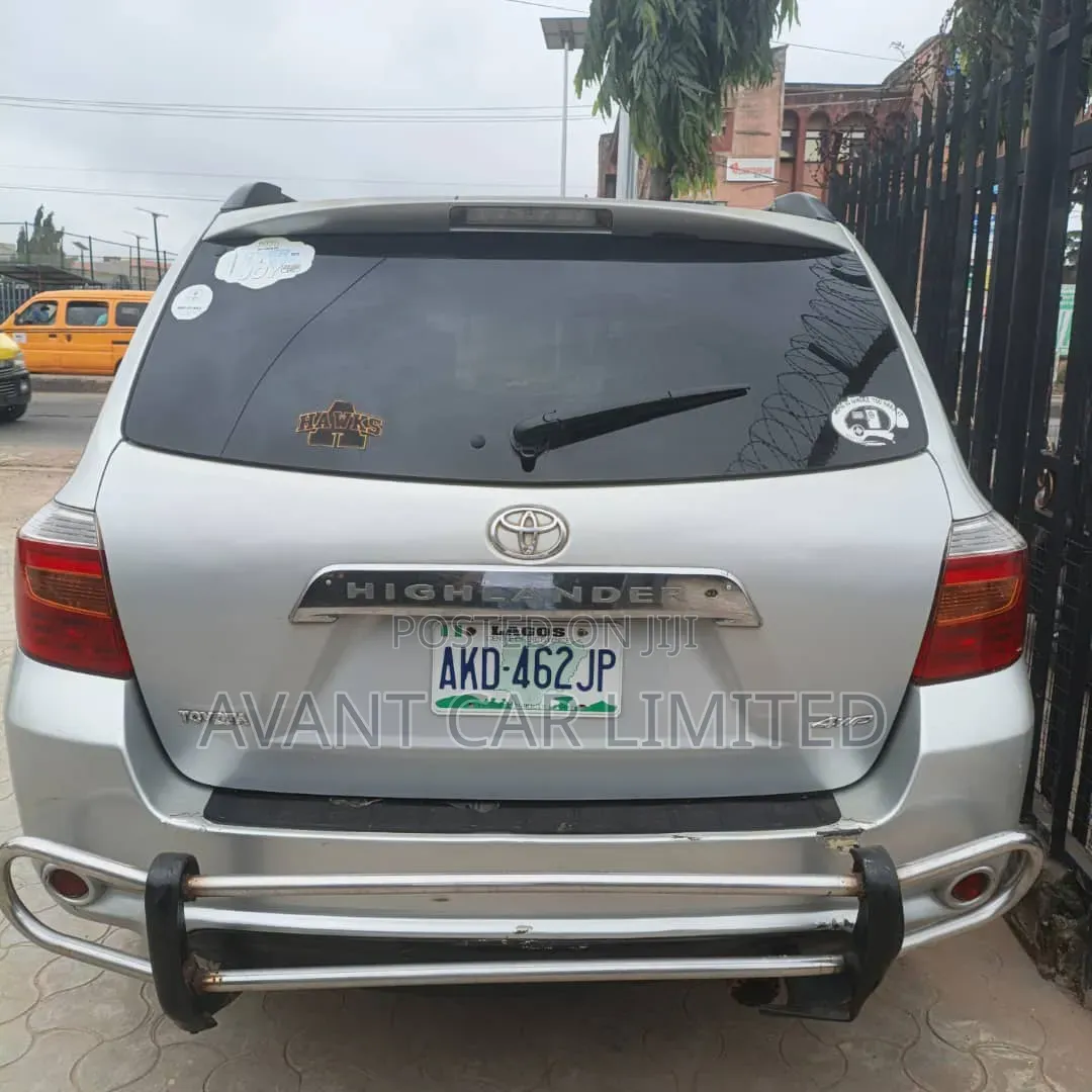 Toyota Highlander Base 2010 Silver