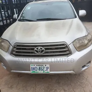 Toyota Highlander Base 2010 Silver
