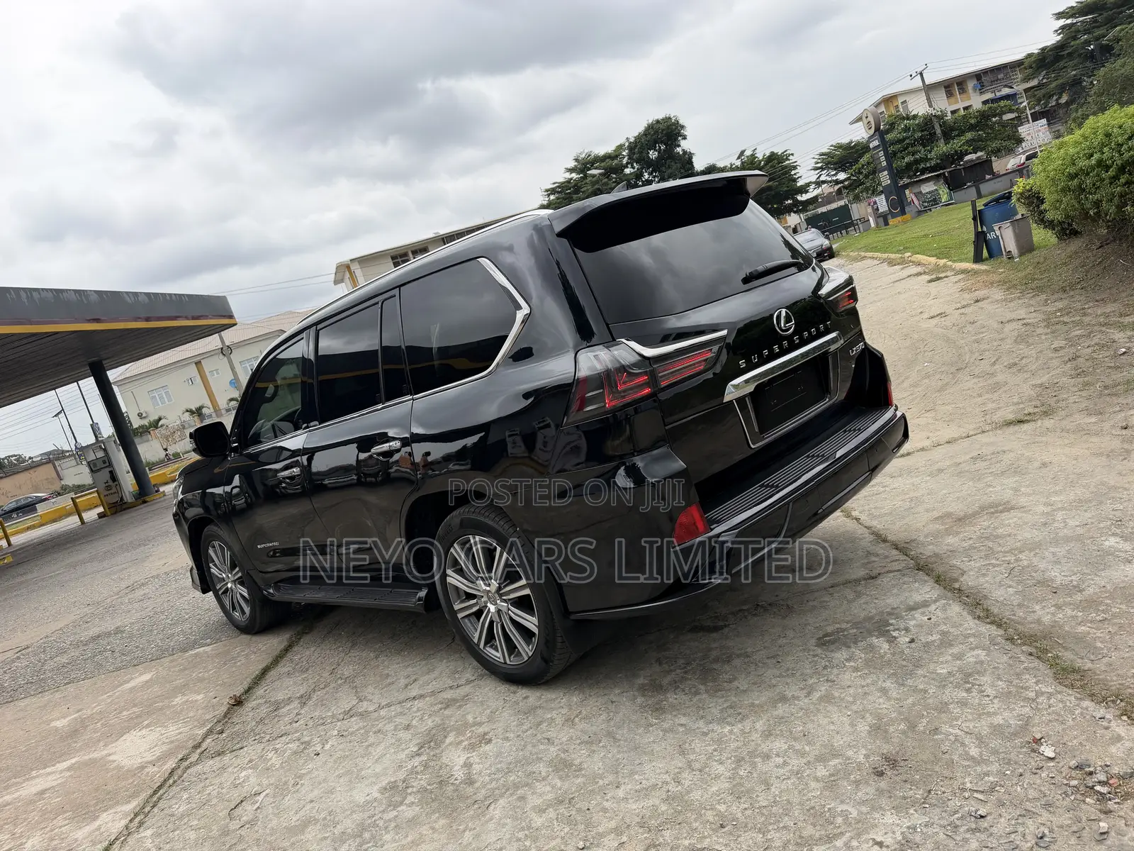 Lexus LX 570 AWD 2017 Black