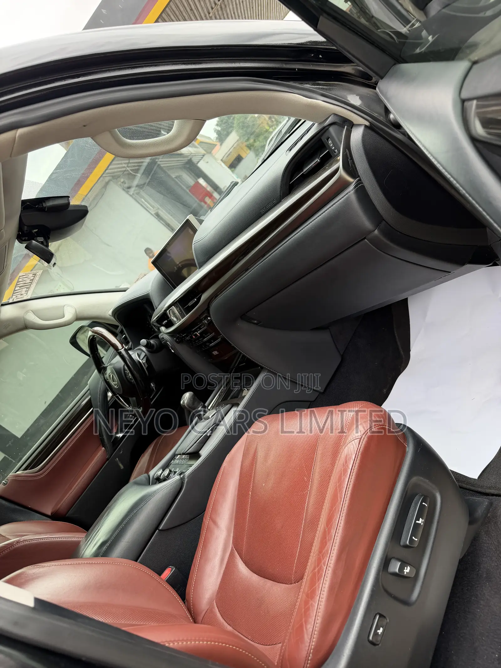 Lexus LX 570 AWD 2017 Black